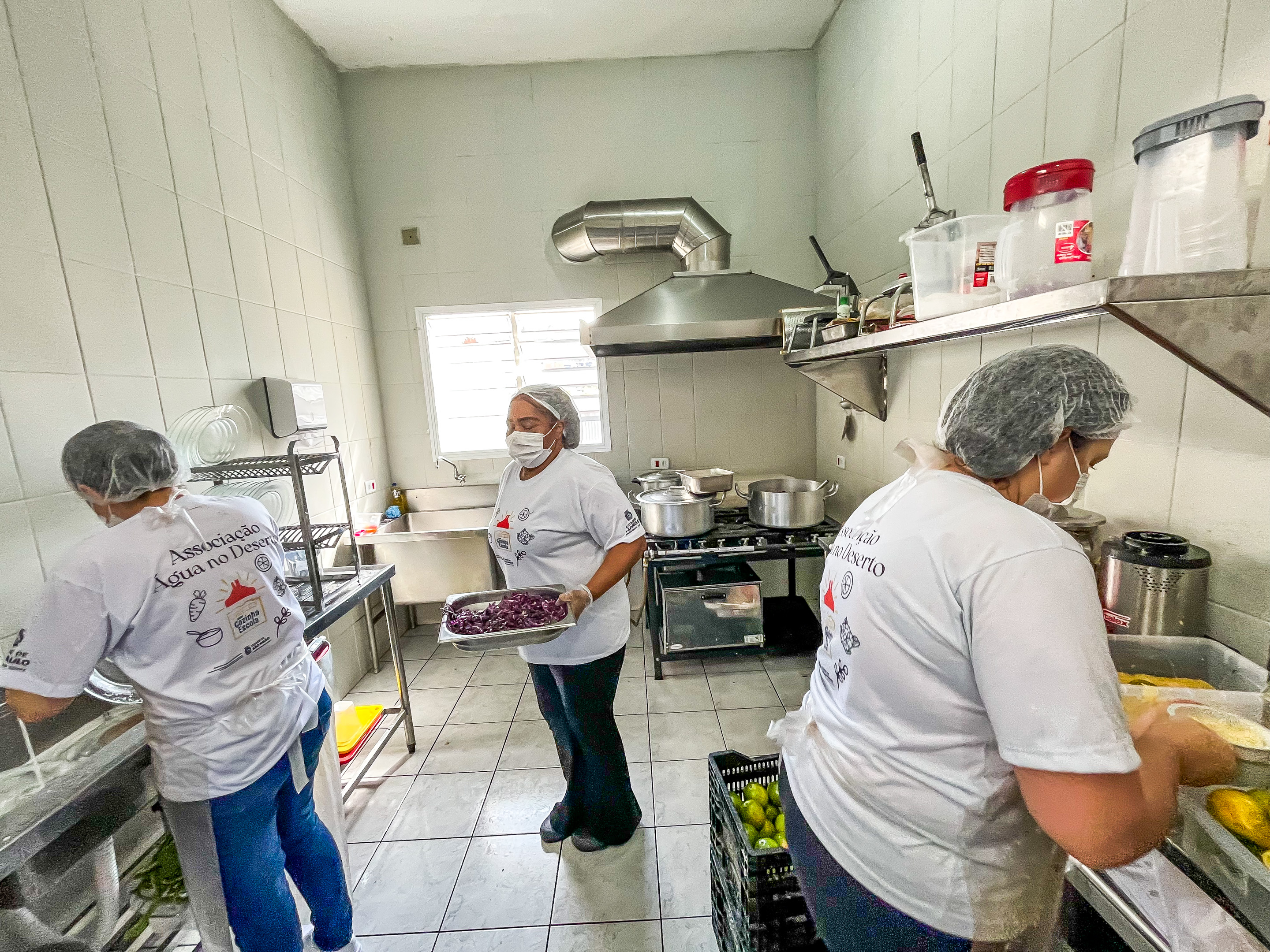 Prefeito inaugura unidade da Rede Cozinha Escola para distribuir 400 refeições por dia no Jardim Clímax